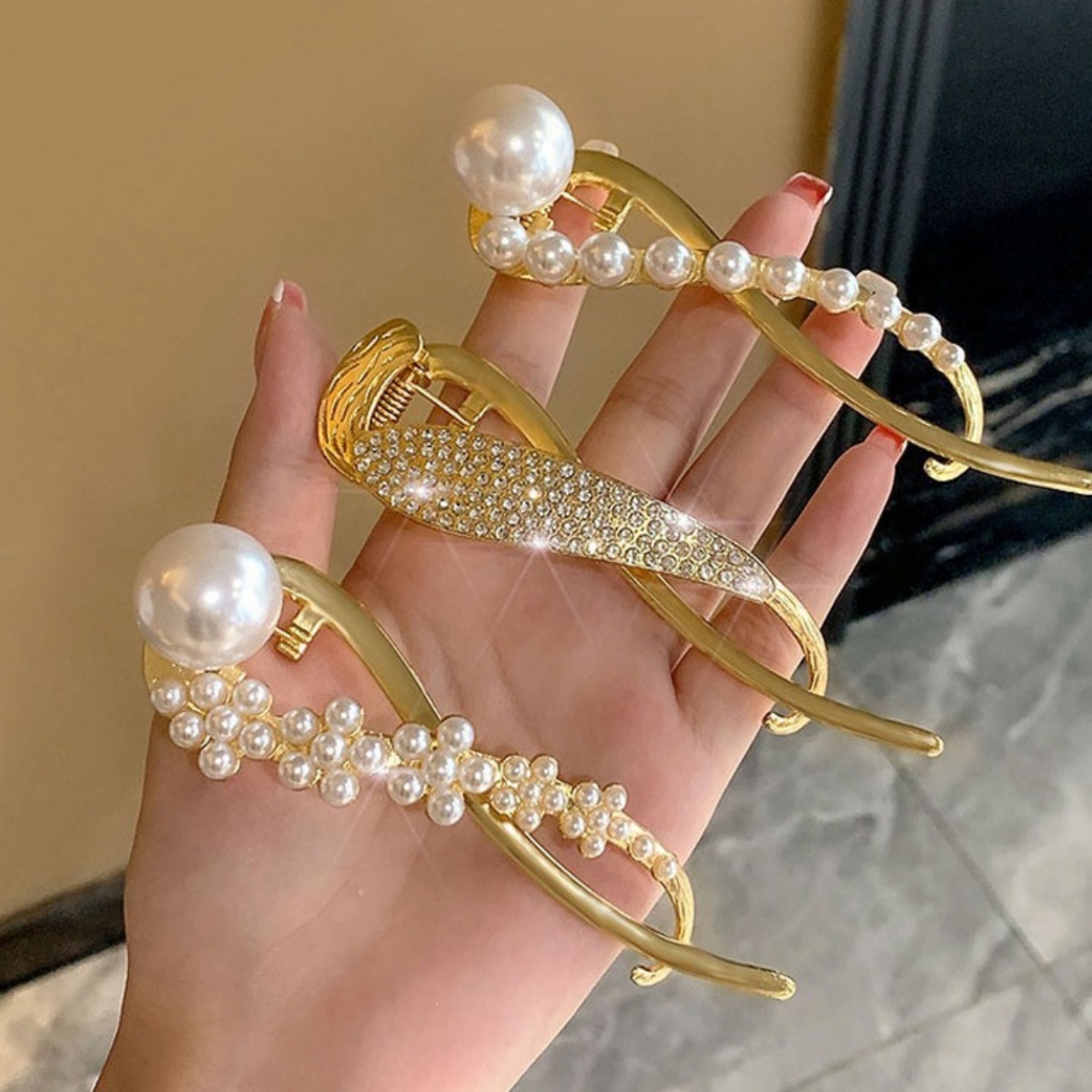 Elegant Glitter Pearl Hair Cli - đánh giá và giá Korean Lifestyle & Kids Boutique